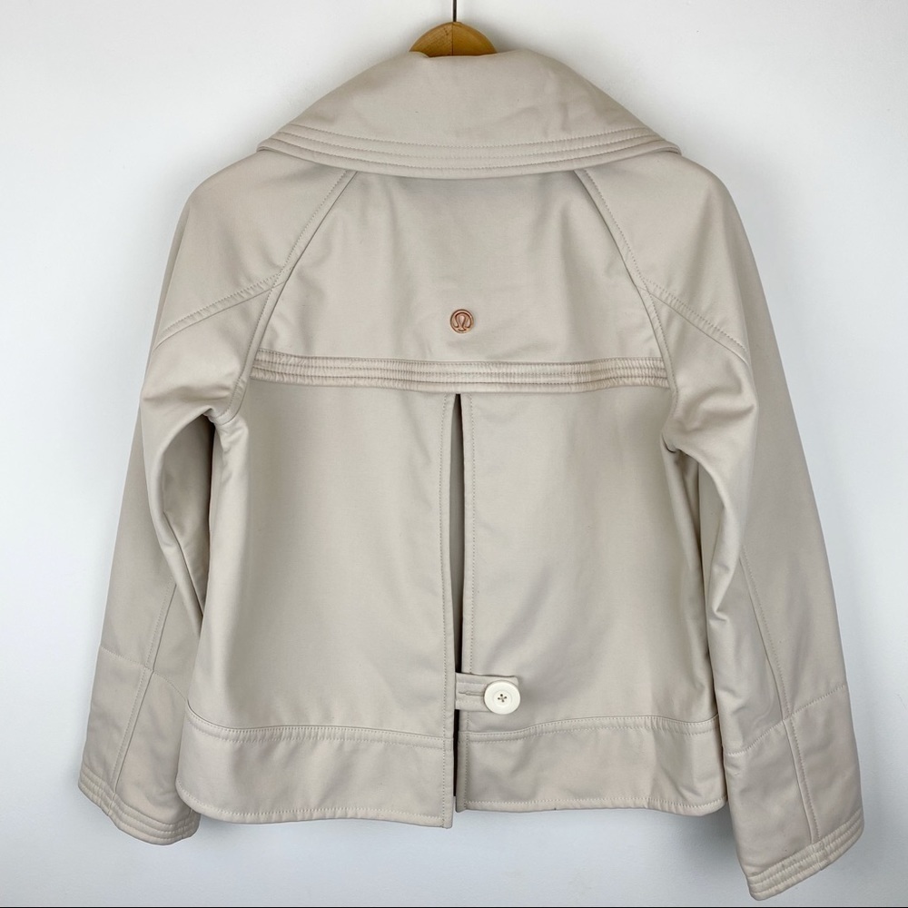 🌟 Host Pick 🌟 Lululemon Coco Softshell Cashew Size 8 - Picture 9 of 10